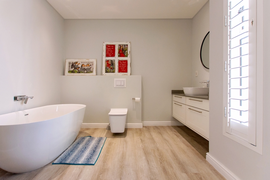 5 Bedroom Property for Sale in Calypso Beach Western Cape